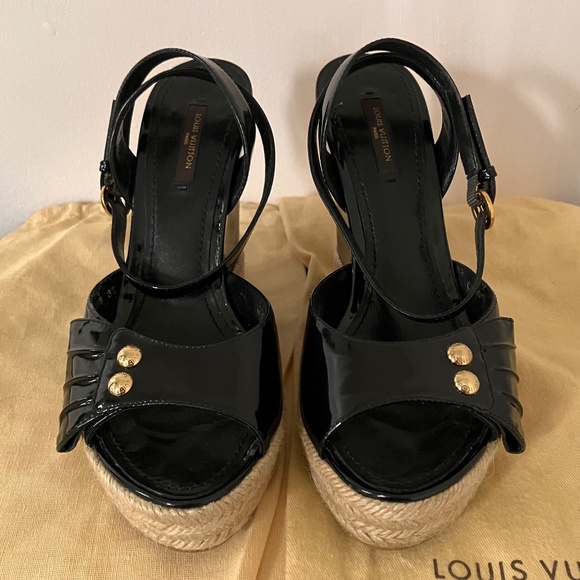 LOUIS VUITTON PATENT LEATHER WEDGES - Picture 5 of 15